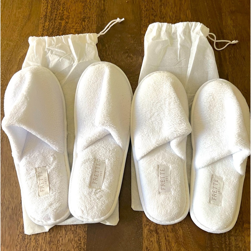 NEW Frette 1860 -Hotel Slippers Fits Most - White w/ Drawstring Bag set of 2